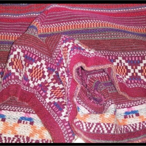 Unleash Your Boho Style with Our Colorful Merona Size 16 Boho Knit Shorts! - Picture 2 of 6